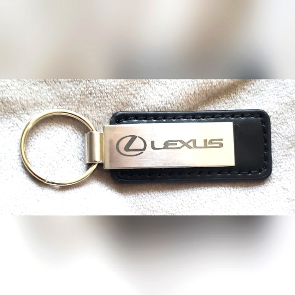 LEXUS SILVER PLATE ON BLACK LEATHER KEYCHAIN | GENTLY PRE-LOVED